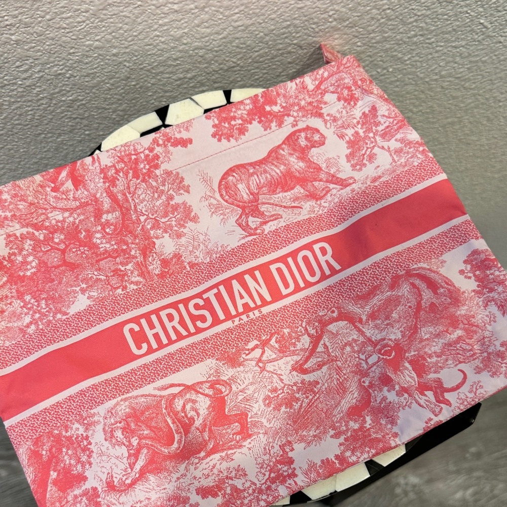 Dior Pink Travel Bag - Picture 3 of 7